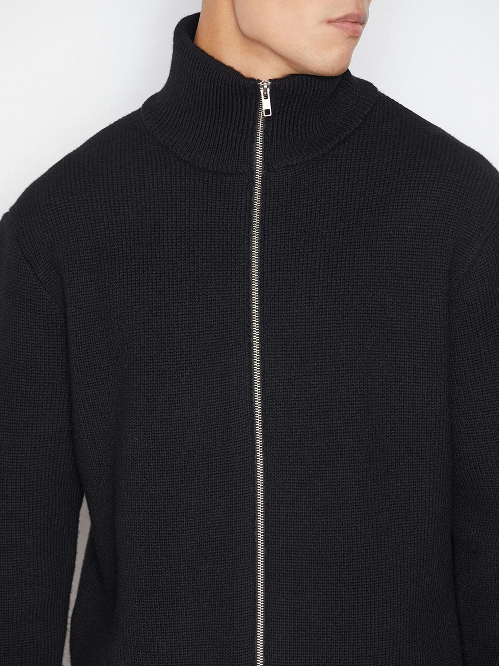 sweater detail view alt:size alt:fit1